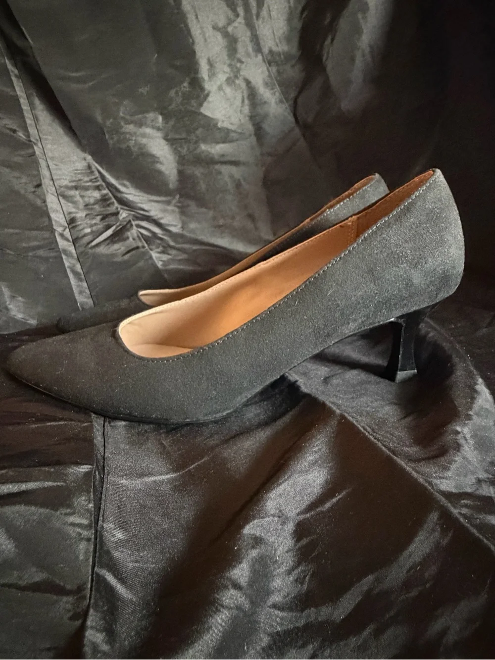 crown & ivy Black Suede Pointed-Toe Kitten Heels